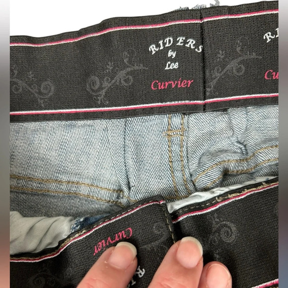 Riders by Lee Curvier wide-leg jeans, 34”W, stretchy waistband, mid-wash blue - Picture 3 of 5